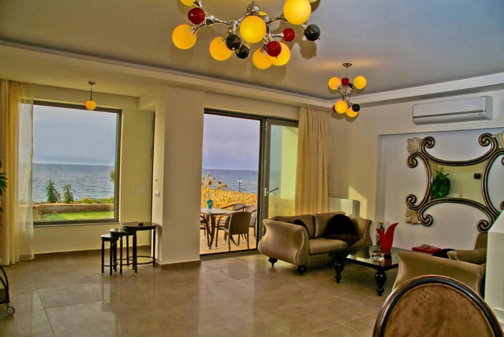 Sea View Beachfront Villa Peri Gouves Bagian luar foto
