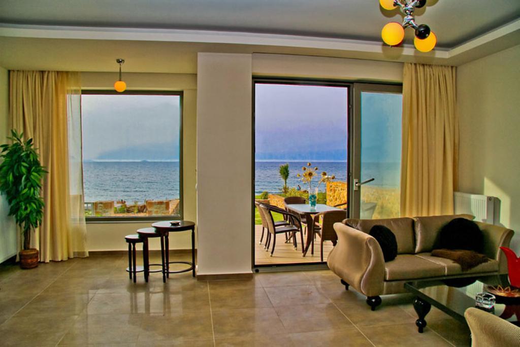 Sea View Beachfront Villa Peri Gouves Bagian luar foto
